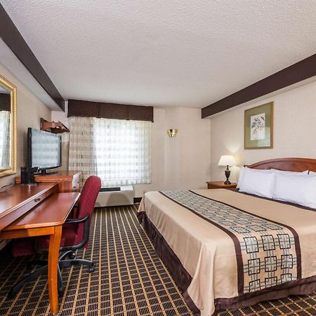 Days Inn By Wyndham Yadkinville Bagian luar foto