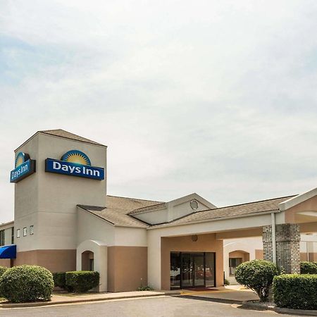 Days Inn By Wyndham Yadkinville Bagian luar foto