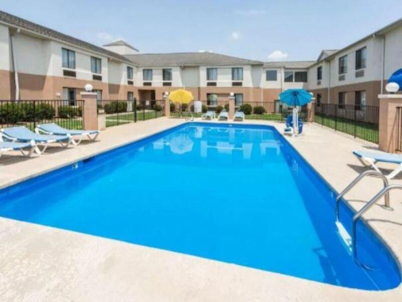 Days Inn By Wyndham Yadkinville Bagian luar foto