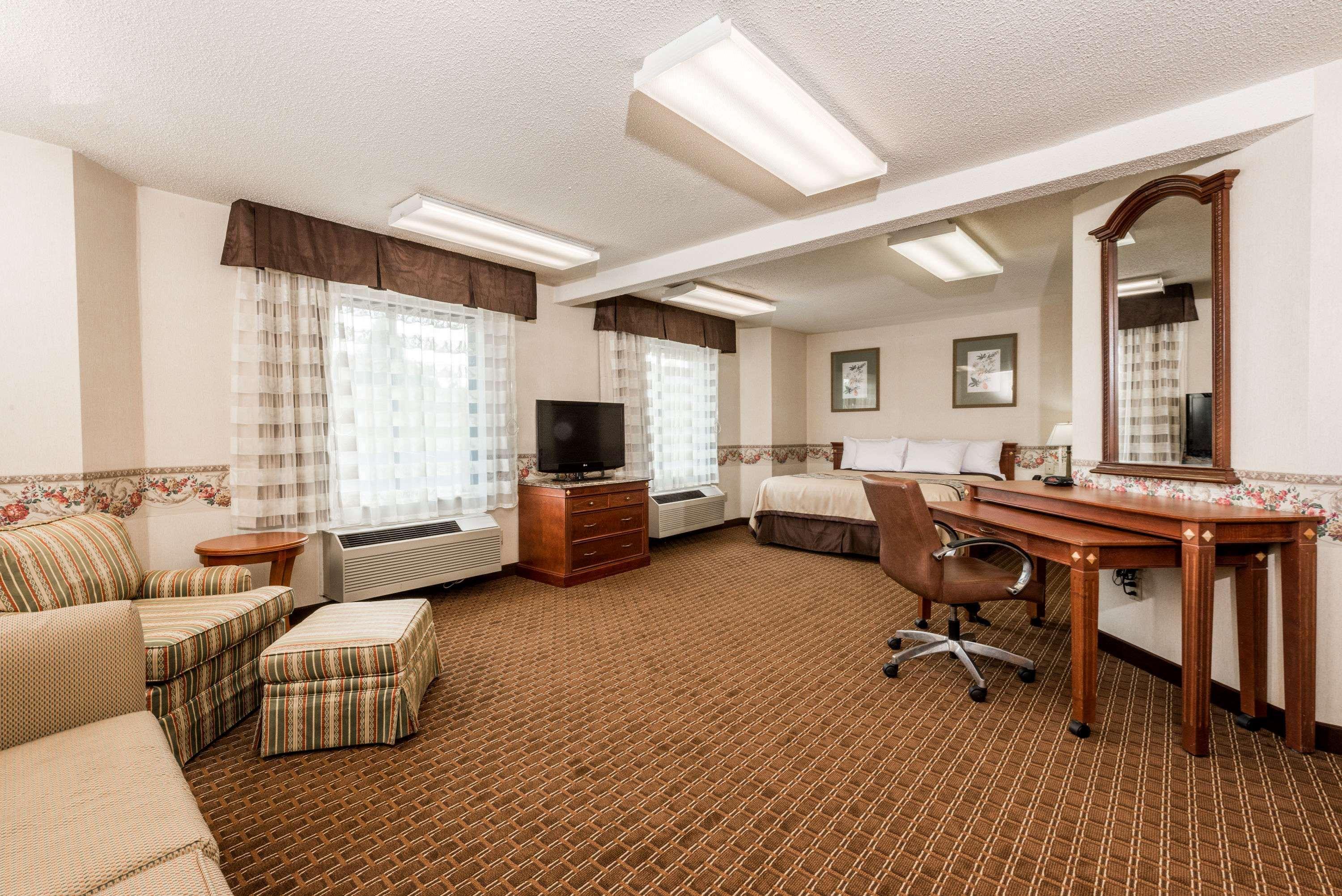 Days Inn By Wyndham Yadkinville Bagian luar foto